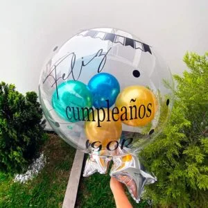 bouquette con burbuja y globos cromados